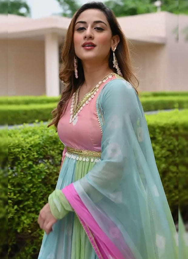 ANAR6 - Fancy gown