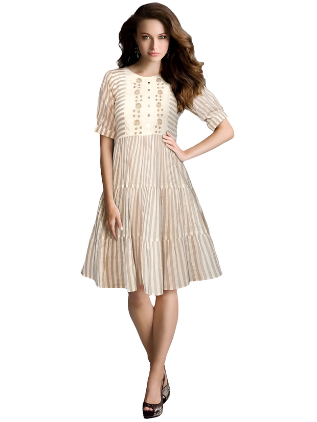 TUN10 - Threadwork gown